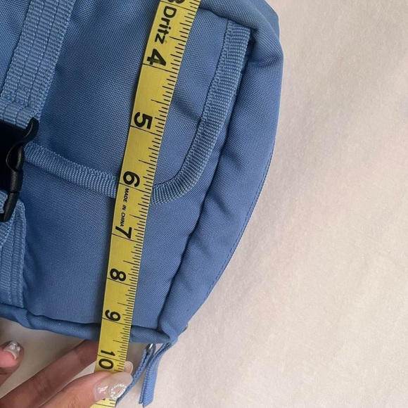 Uniqlo adjustable strap purse in blue - Picture 4 of 7